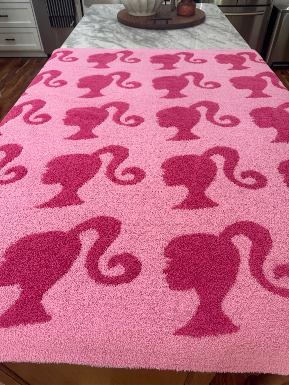 Barbie Hot Pink and Light Pink Silhouette Throw - Picture 2 of 2